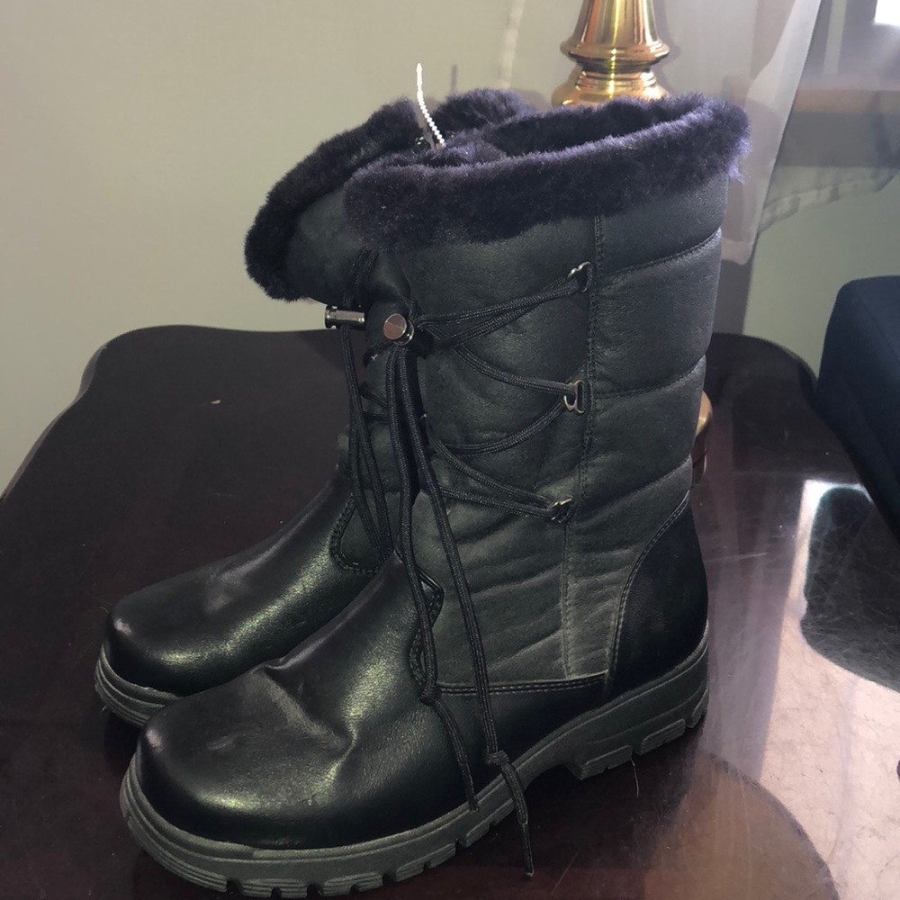 Weathermates Women’s Black Winter Boots. Size 7